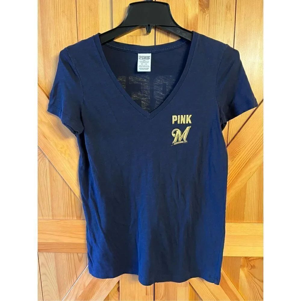 Pink Milwaukee Brewers T-shirt, size XS (3129)